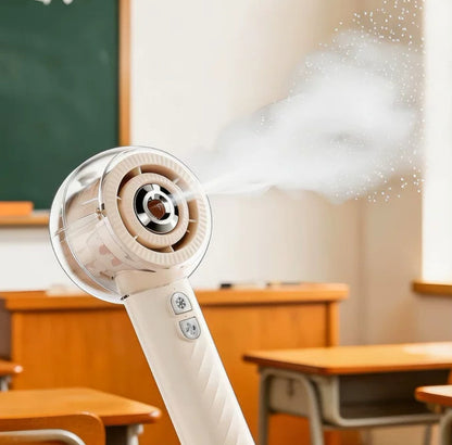 ❄️ Přenosný chladicí ventilátor se sprejem – Okamžitá úleva od horka kdykoliv během dne